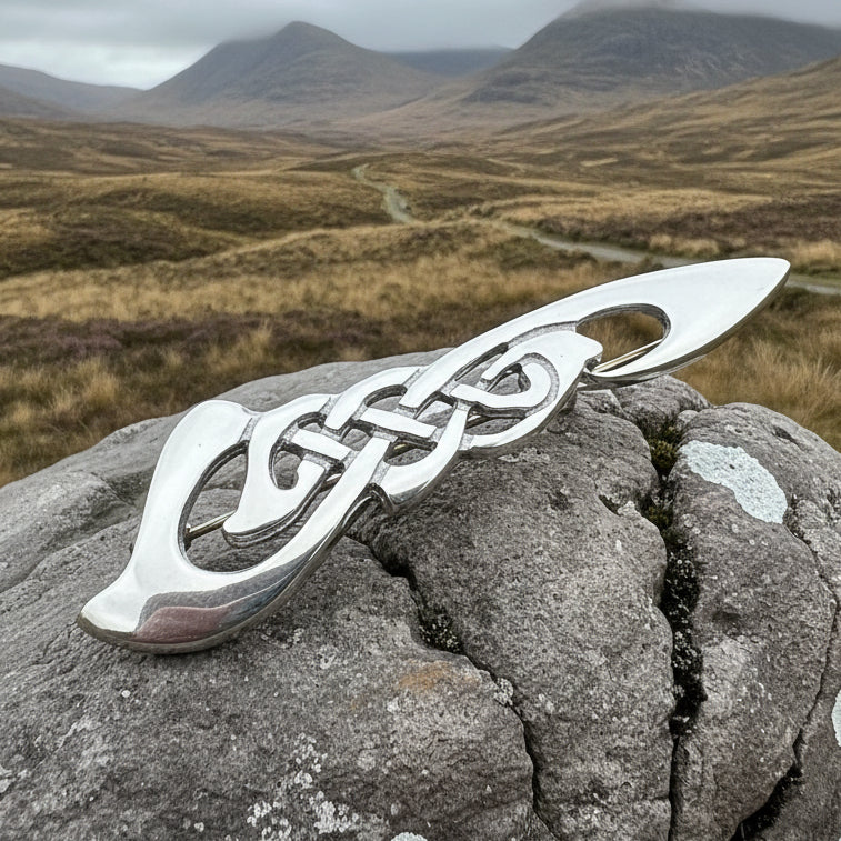 Celtic Kilt Pin, Scottish Jewelry, Scotland Kilt Pin, Tartan Pin, Anniversary Gift, Bagpiper Gift, Scotland Pin, Viking Jewelry, Tartan Pin