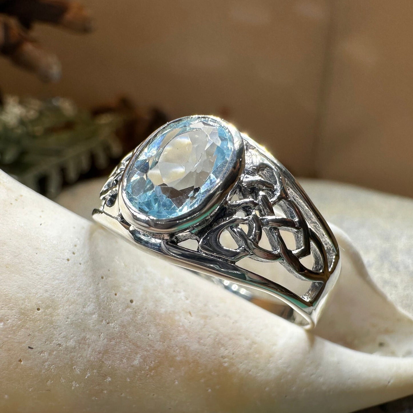 Celtic Knot Ring, Celtic Jewelry, Irish Ring, Celtic Promise Ring, Irish Jewelry, Anniversary Gift, Scottish Ring, Peridot Ring, Wife Gift