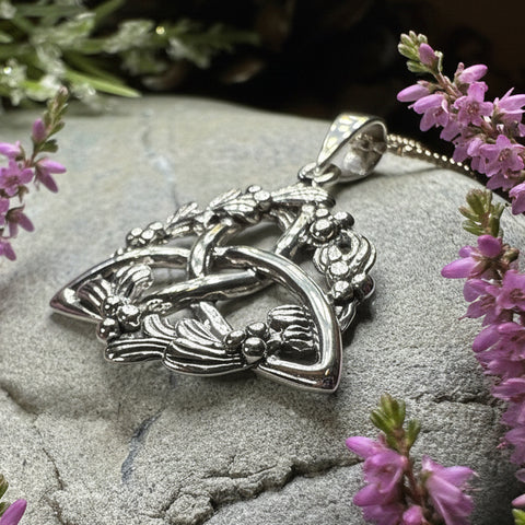 Load image into Gallery viewer, Mistletoe Necklace, Celtic Jewelry, Trinity Knot Pendant, Ireland Gift, Irish Jewelry, Scotland Jewelry, Anniversary Gift, Graduation Gift
