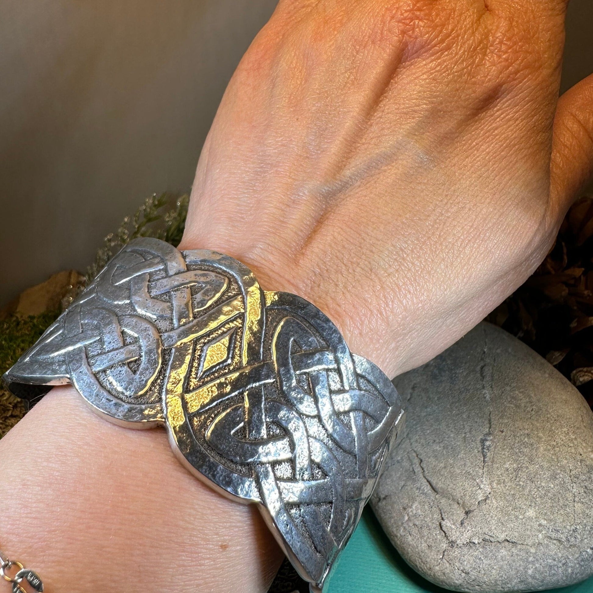Celtic Knot Bracelet, Celtic Jewelry, Irish Cuff Bracelet, Bangle Bracelet, Scotland Jewelry, Wiccan Jewelry, Wife Gift, Girlfriend Gift