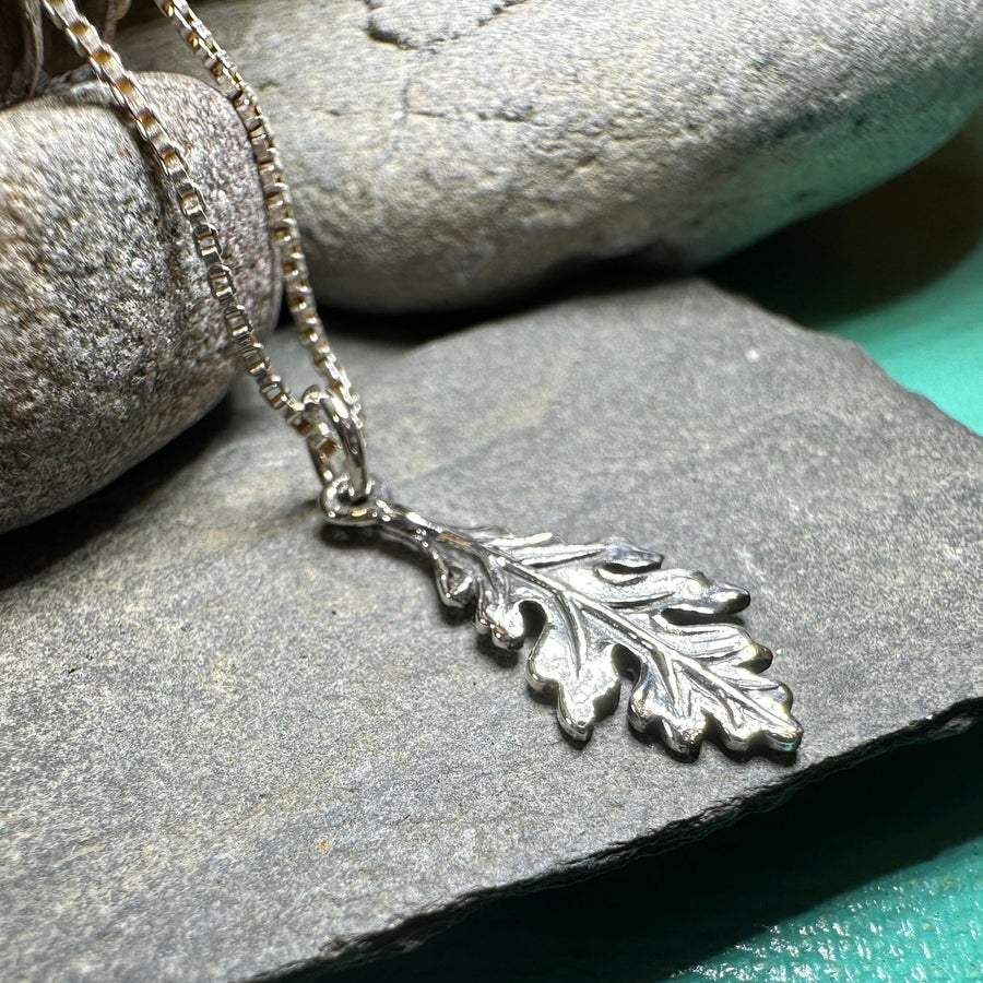 Oak Leaf Necklace, Petite Pendant, Acorn Jewelry, Irish Jewelry, Scotland Jewelry, Leaf Jewelry, Forest Gift, Graduation Gift, Minimalist