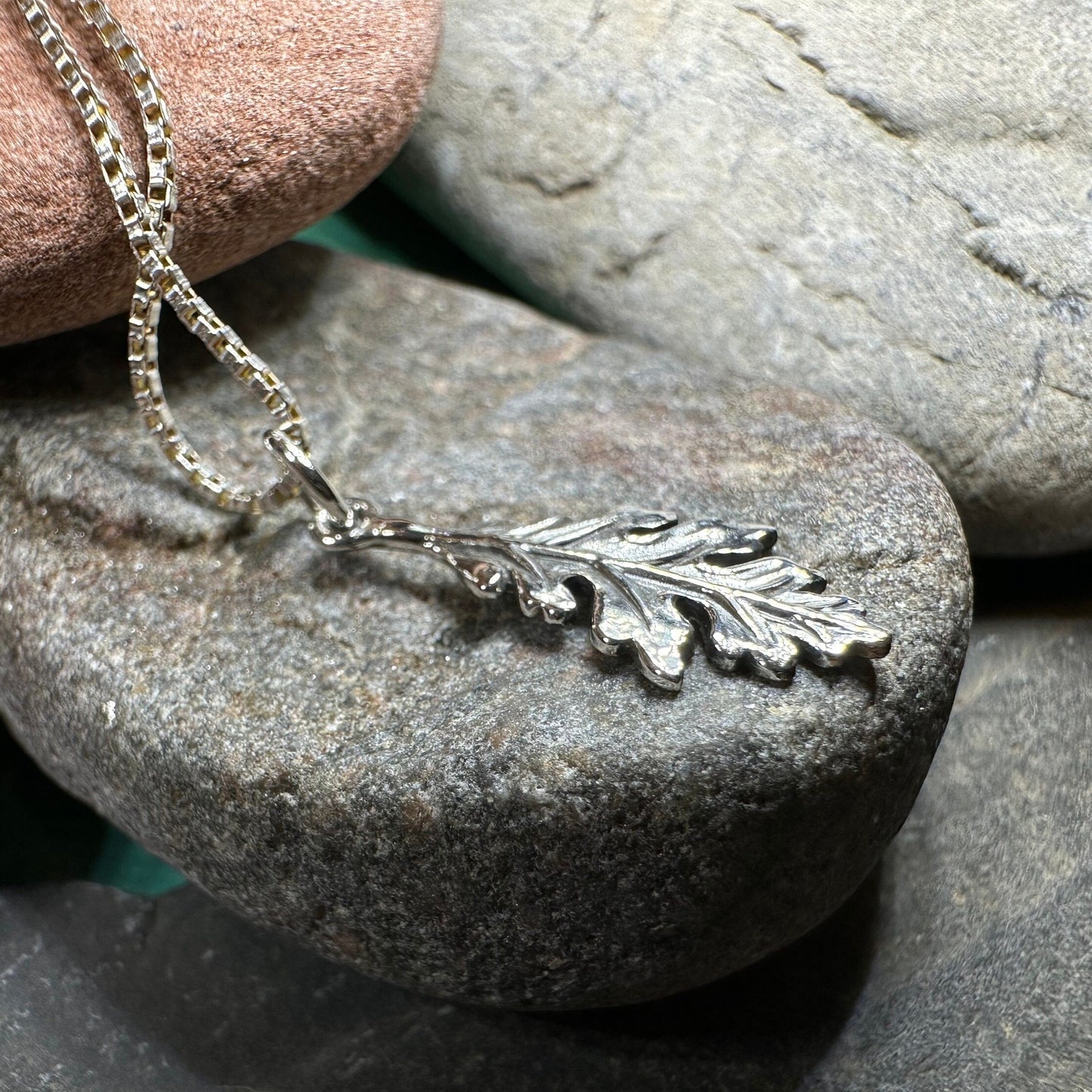 Oak Leaf Necklace, Petite Pendant, Acorn Jewelry, Irish Jewelry, Scotland Jewelry, Leaf Jewelry, Forest Gift, Graduation Gift, Minimalist