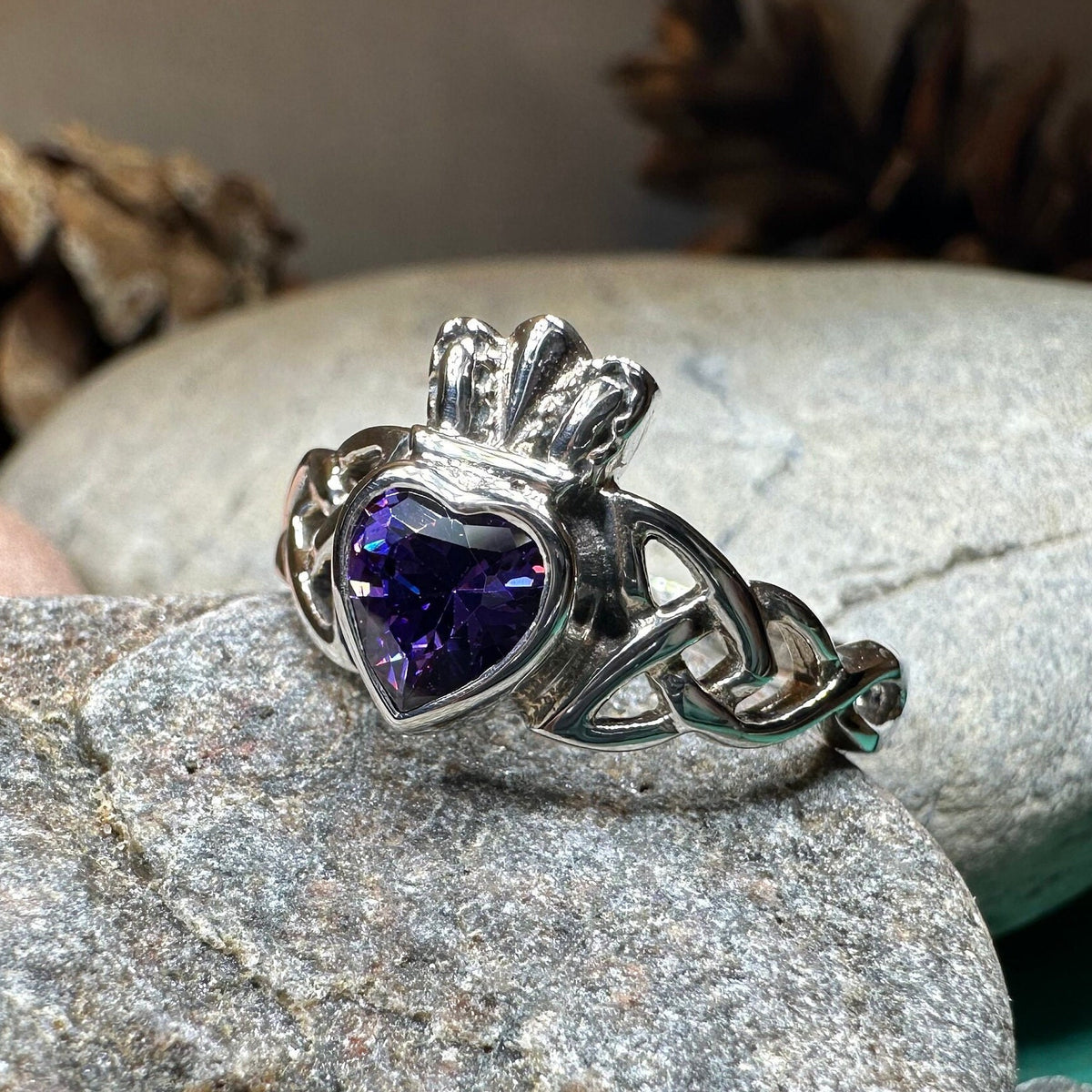 Elys Claddagh Ring