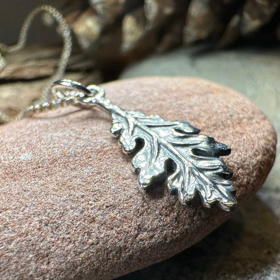 Oak Leaf Necklace, Petite Pendant, Acorn Jewelry, Irish Jewelry, Scotland Jewelry, Leaf Jewelry, Forest Gift, Graduation Gift, Minimalist