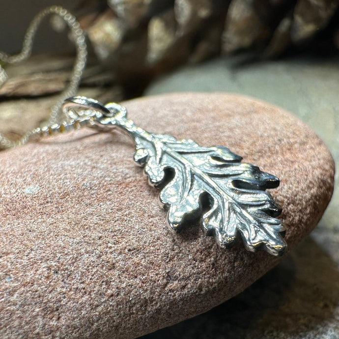 Oak Leaf Necklace, Petite Pendant, Acorn Jewelry, Irish Jewelry, Scotland Jewelry, Leaf Jewelry, Forest Gift, Graduation Gift, Minimalist