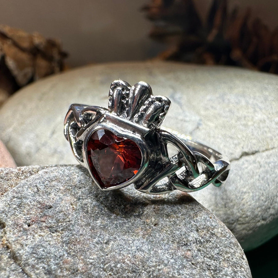 Elys Claddagh Ring