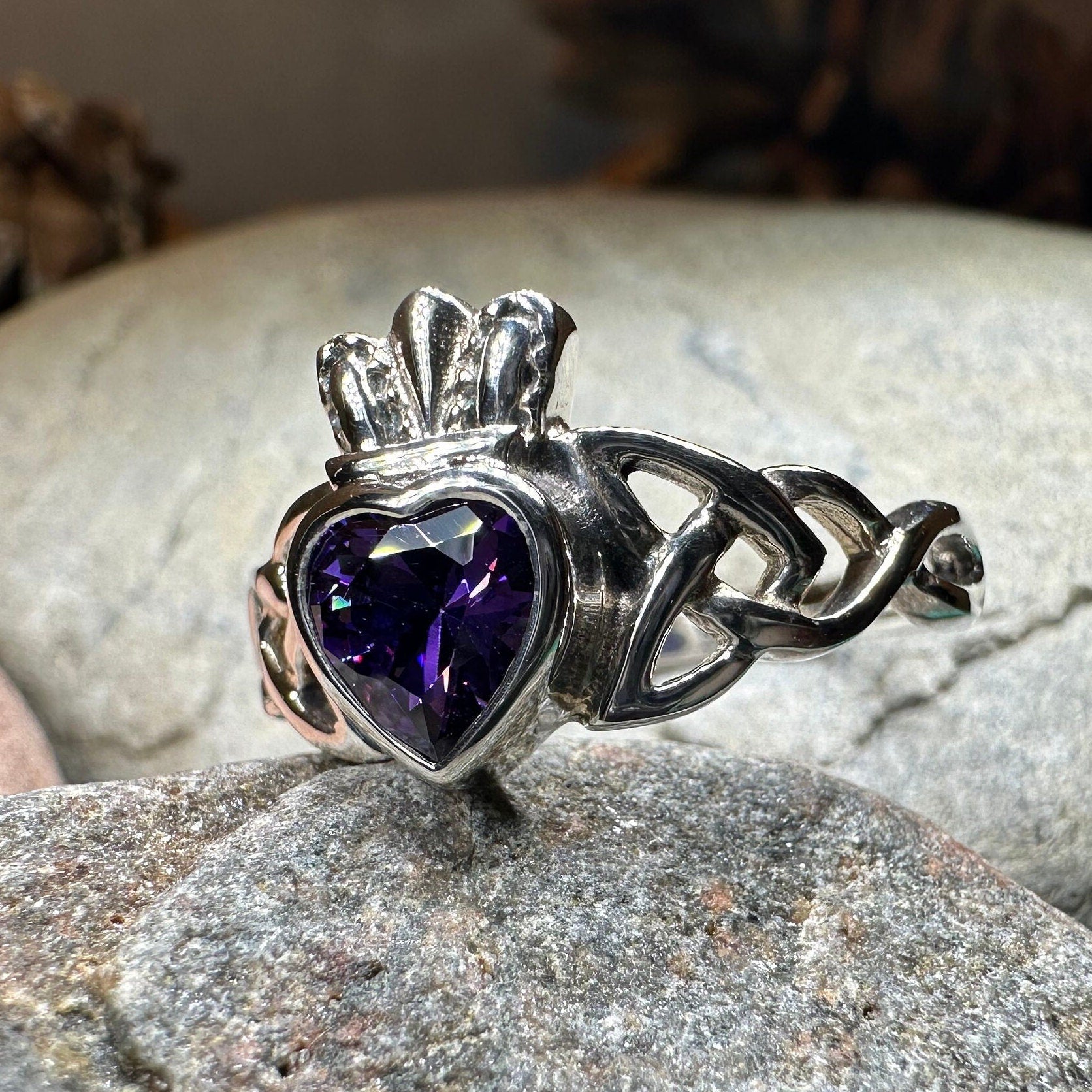 Elys Claddagh Ring