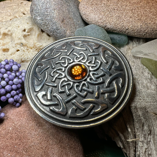 Celtic Knotwork Brooch in gold
