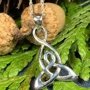 Mother's Knot Necklace
