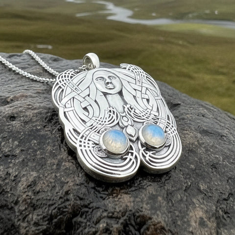 Load image into Gallery viewer, Mother Goddess Necklace
