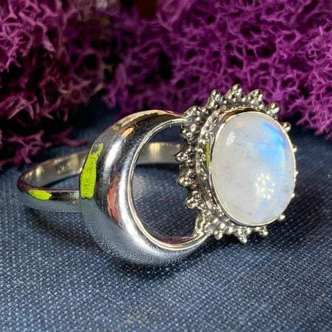 Load image into Gallery viewer, Radiant Crescent Moon Ring

