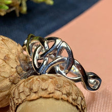 Load image into Gallery viewer, Torra Trinity Knot Ring
