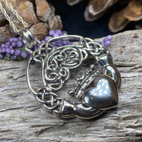 Load image into Gallery viewer, Forever Claddagh Necklace

