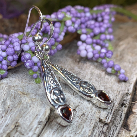 Load image into Gallery viewer, Shamrock Love Earrings
