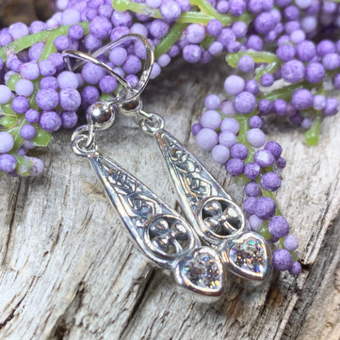 Load image into Gallery viewer, Shamrock Love Earrings
