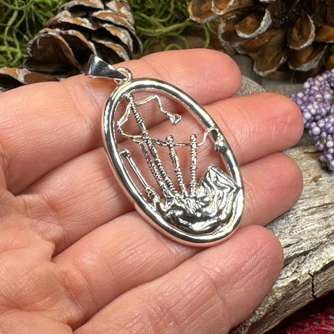Load image into Gallery viewer, Bagpipes Forever Necklace
