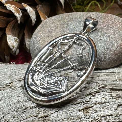 Load image into Gallery viewer, Bagpipes Forever Necklace
