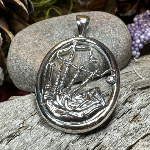 Load image into Gallery viewer, Bagpipes Forever Necklace
