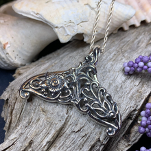 Load image into Gallery viewer, Flowers Whale Tail Necklace
