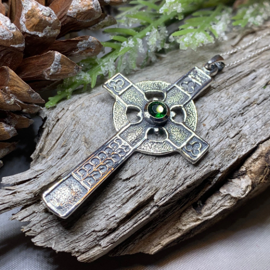 Gibrian Celtic Cross Necklace in Sterling Silver — view 11