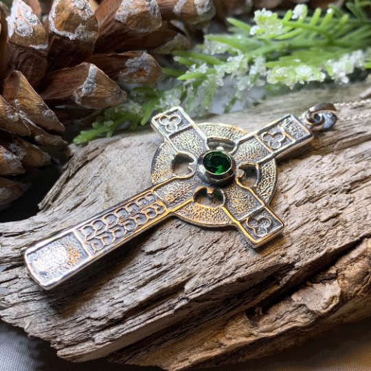 Celtic Cross. attractively styled pendant depicting a Celtic Cross Pendant.
