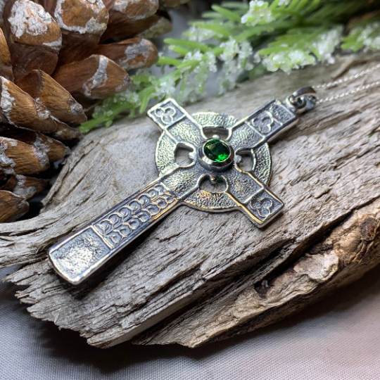 Gibrian Celtic Cross Necklace in Sterling Silver — view 5