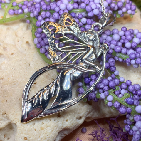 Load image into Gallery viewer, Butterfly Fairy Necklace
