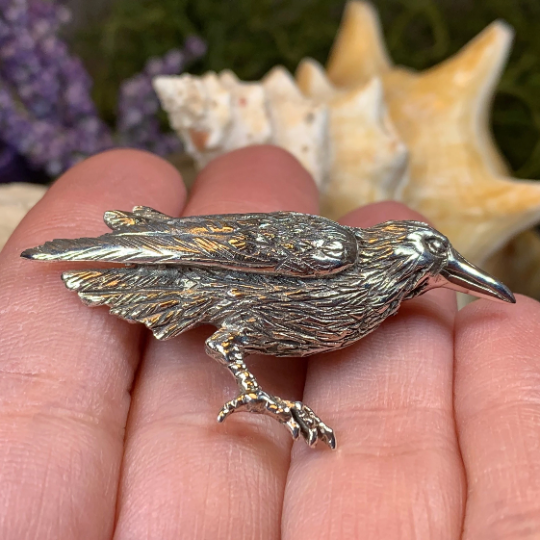 Tethra Realistic Raven Brooch in Sterling Silver