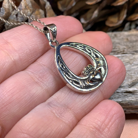 Load image into Gallery viewer, Shannon Claddagh Necklace
