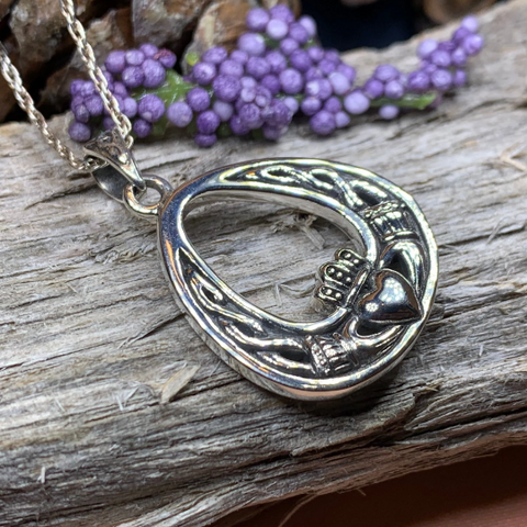 Load image into Gallery viewer, Shannon Claddagh Necklace
