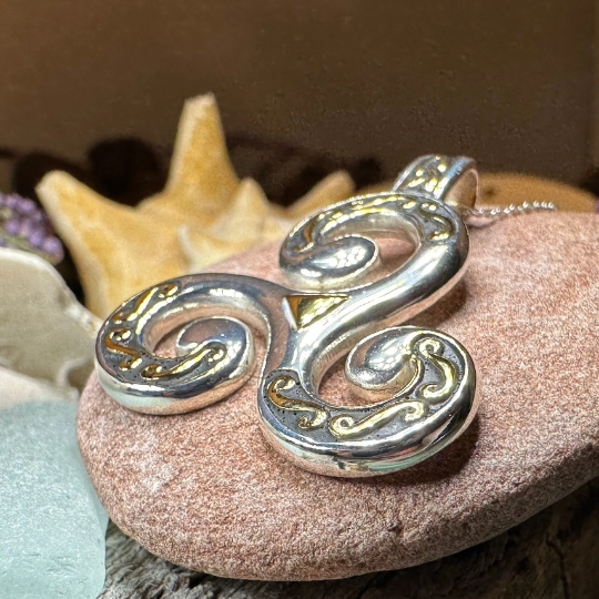 Finglas Celtic Triskele Necklace — view 2