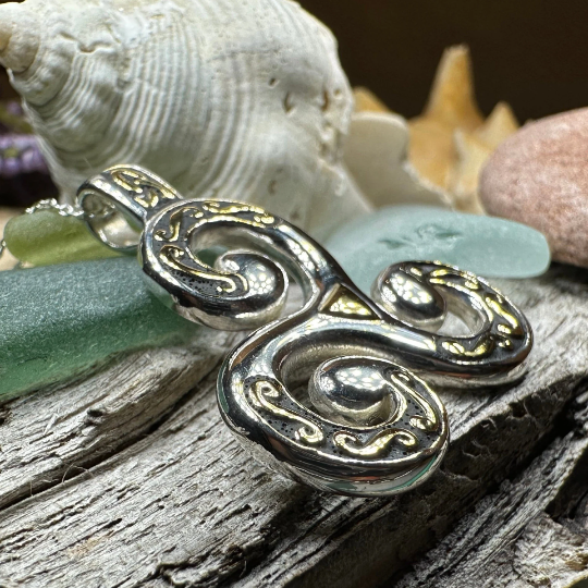 Finglas Celtic Triskele Necklace — view 5