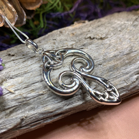 Yseult Celtic Knot Necklace in Sterling Silver — view 7
