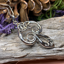 Load image into Gallery viewer, Yseult Celtic Knot Necklace
