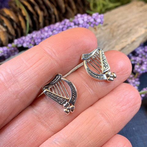 Load image into Gallery viewer, Cian Irish Harp Post Earrings in Sterling Silver
