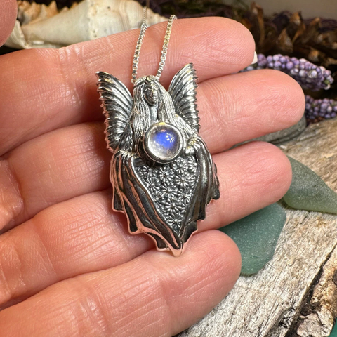 Load image into Gallery viewer, Titania Fairy Queen Necklace in Sterling Silver

