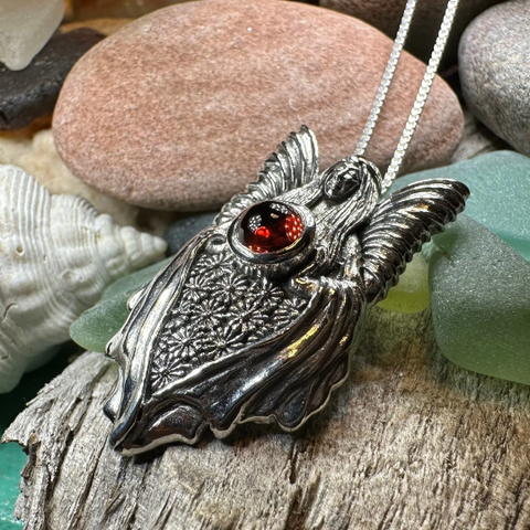 Load image into Gallery viewer, Titania Fairy Queen Necklace in Sterling Silver
