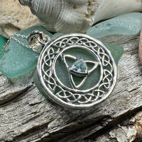Load image into Gallery viewer, Nyx Trinity Knot Necklace

