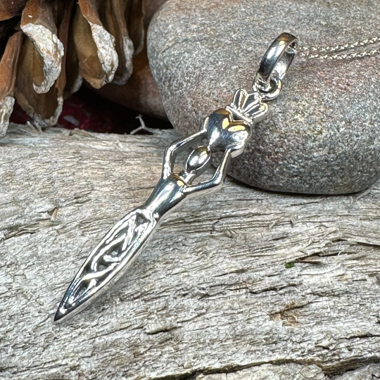 Danu Claddagh Necklace — view 4