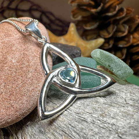 Load image into Gallery viewer, McKenna Trinity Knot Heart Necklace
