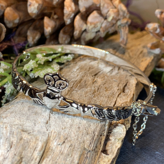 Claddagh Irish Bracelet — view 3