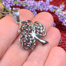 Load image into Gallery viewer, Sylvania Shamrock Necklace
