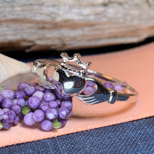 Bantry Claddagh Ring — view 2