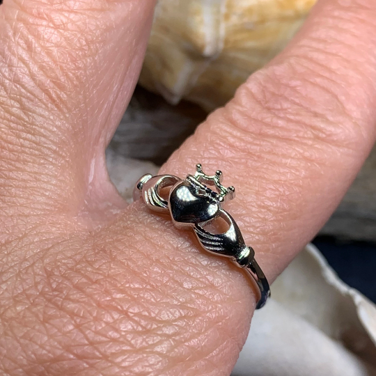Bantry Claddagh Ring — view 4