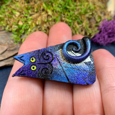 Load image into Gallery viewer, Whimsical Sitting Cat Brooch - Handmade in Scotland
