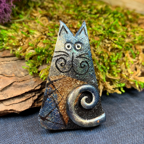 Load image into Gallery viewer, Whimsical Sitting Cat Brooch - Handmade in Scotland
