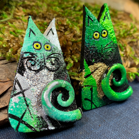 Load image into Gallery viewer, Whimsical Sitting Cat Brooch - Handmade in Scotland
