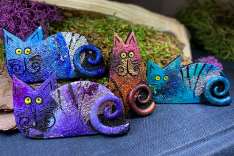 Load image into Gallery viewer, Quirky Cat Brooch
