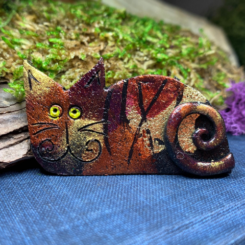 Load image into Gallery viewer, Quirky Cat Brooch
