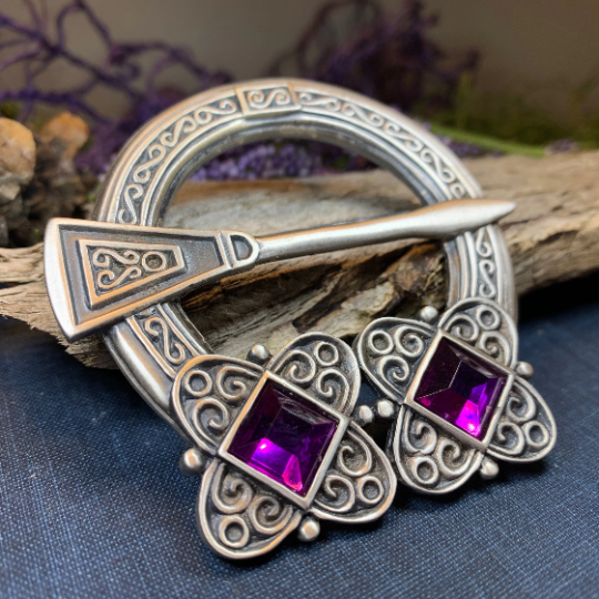 Bissette Celtic Knot Brooch — view 7